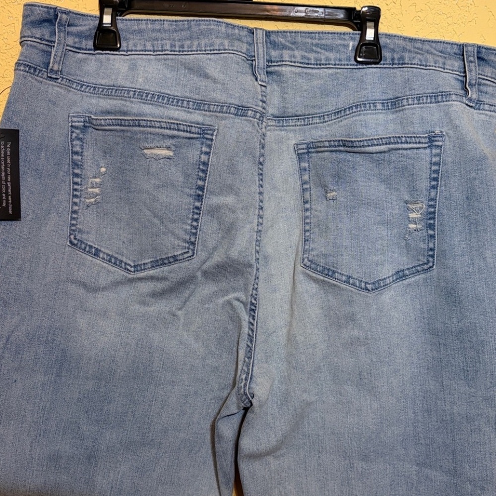 Candace Cameron Bure Light Blue Distressed Jeans - Picture 4 of 4